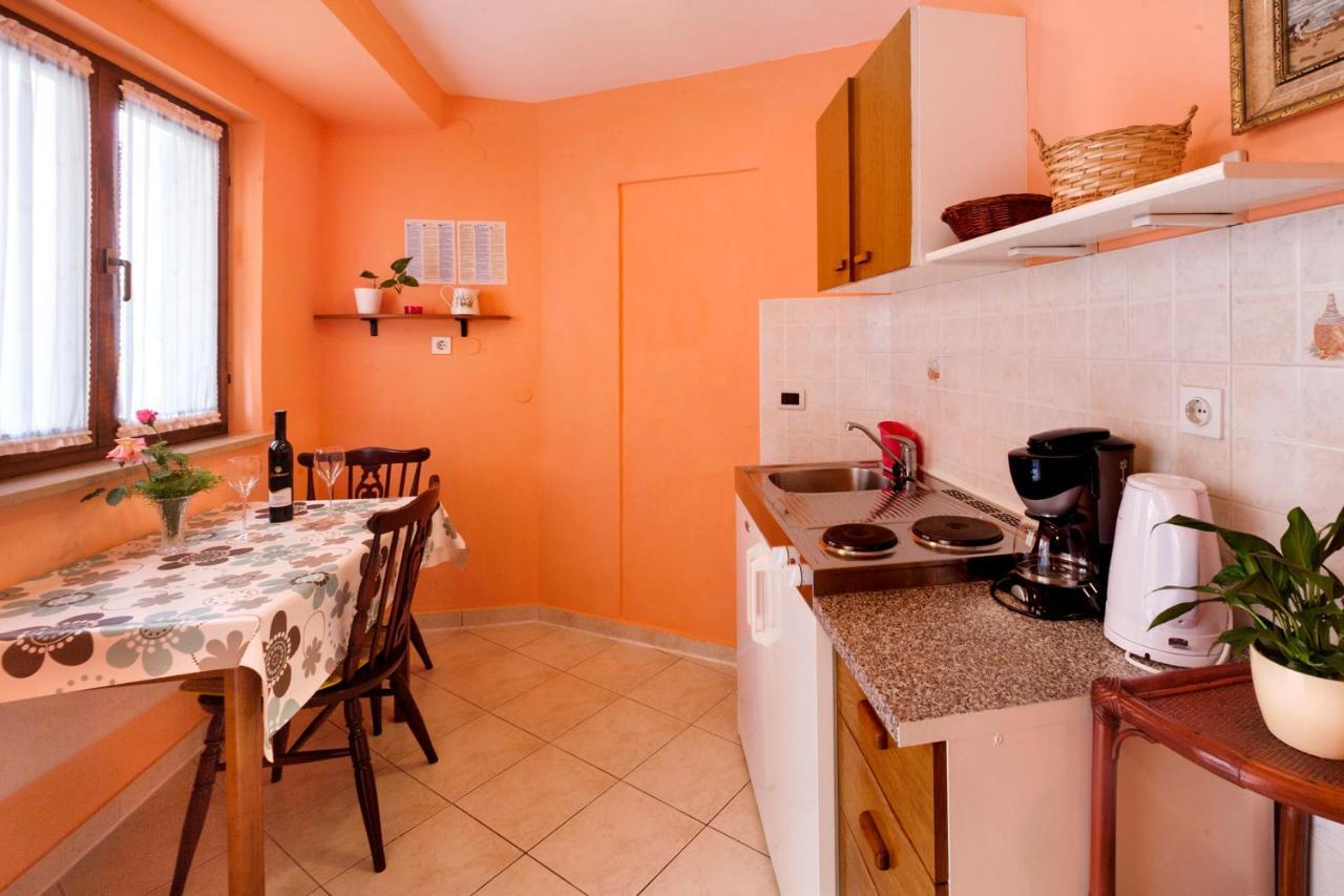 Apartment Brle Пореч Екстер'єр фото